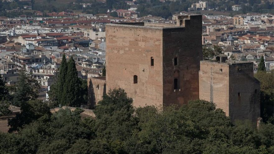 Los trabajadores de la Alhambra denuncian la "privatización" del monumento por abrir una nueva zona con personal externo