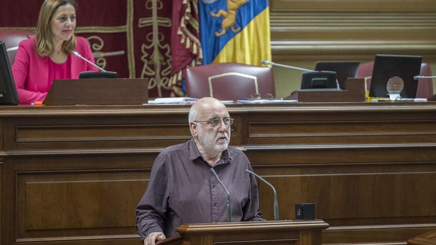 El diputado de Podemos Manuel Marrero, en una intervención en el Parlamento de Canarias