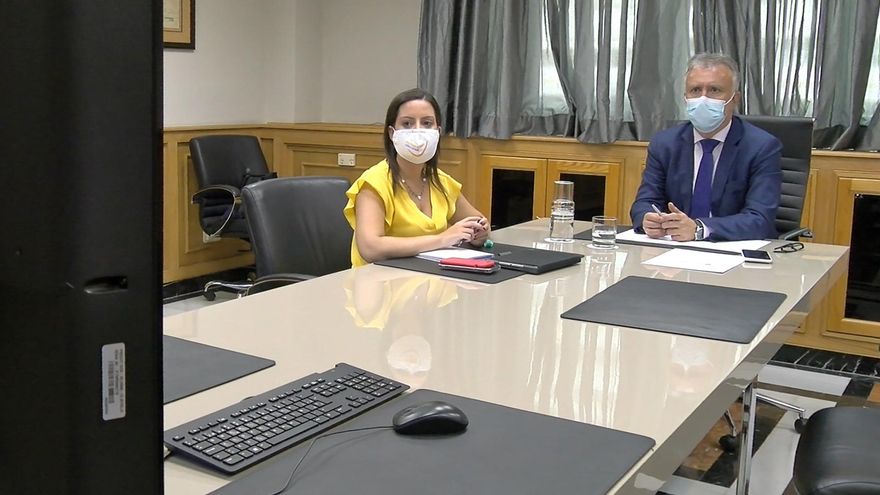 Canarias acuerda con TUI avanzar en corredores seguros con el testeo selectivo a los turistas