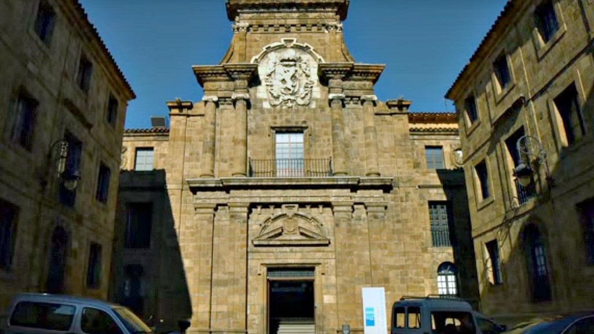 Hospital HM Regla de León, donde ingresó la víctima del envenenamiento por el que ha sido condenada su expareja.