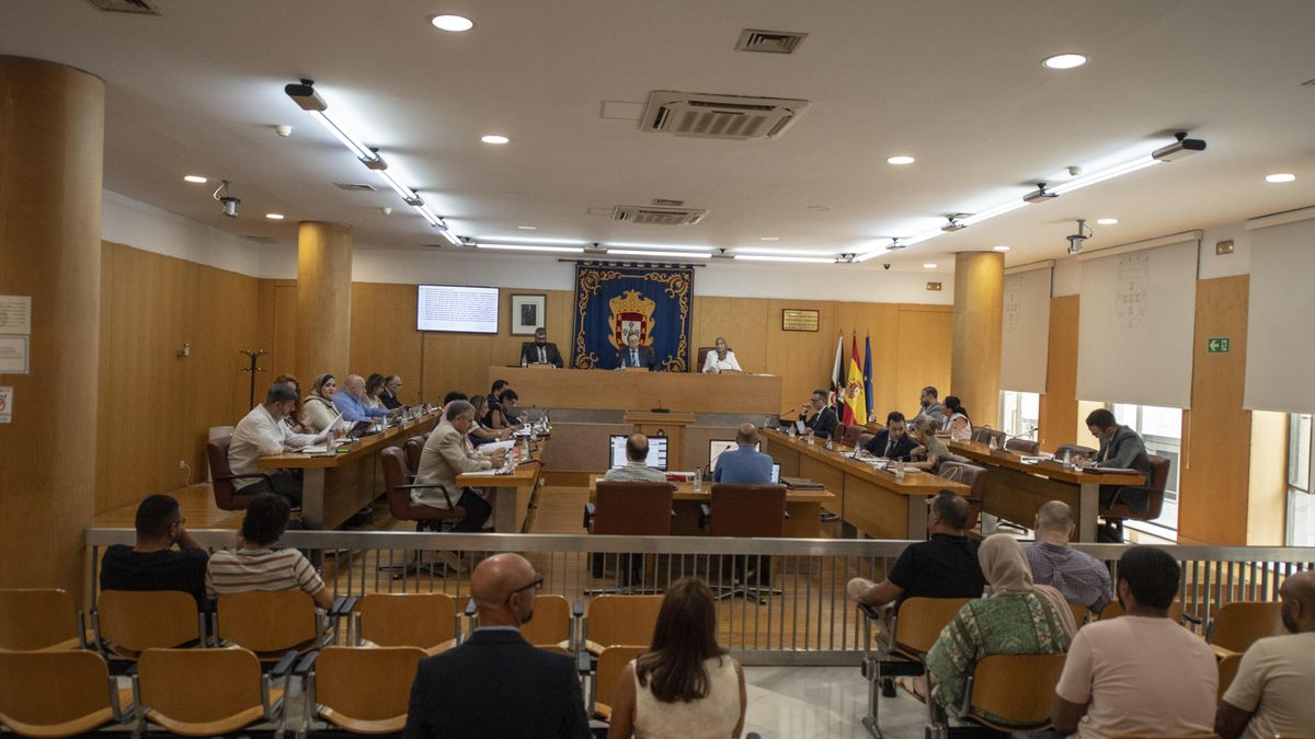 Los no adscritos huidos de PSOE y Vox ya suponen la segunda fuerza de la Asamblea de Ceuta y dan aire al PP