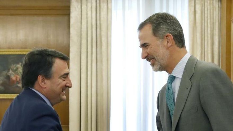 El PNV cree que la Corona tiene que reaccionar ante las sospechas de corrupción que cercan a Juan Carlos I o "se puede llevar un susto a medio plazo"