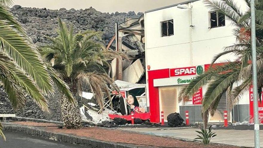 La lava a su paso por La Laguna.