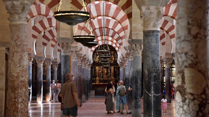 Un organismo de la Junta cuestiona por primera vez el control del Cabildo sobre los guías de la Mezquita de Córdoba