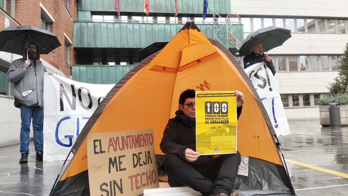 Denuncian que cerca de un centenar de personas sin hogar "sobreviven en las calles de Barakaldo"