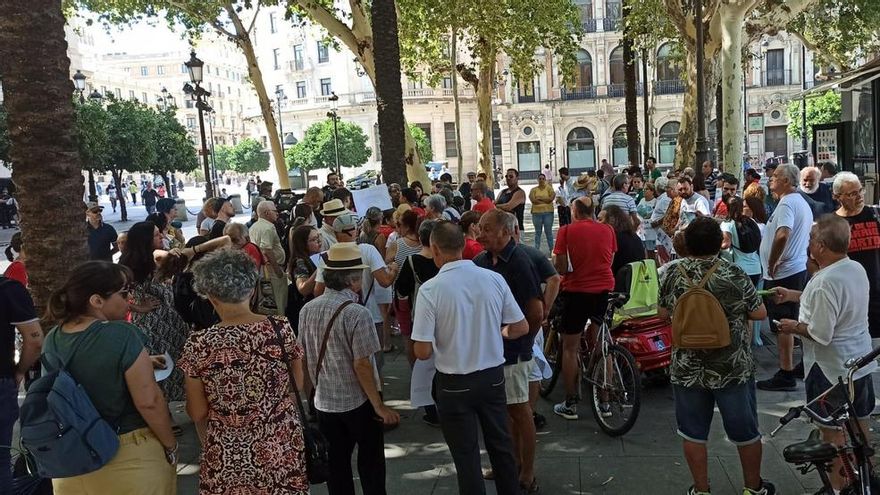Los barrios obreros de Sevilla desconfían del alcalde ante los cortes de luz y arguyen una "discriminación de clase"