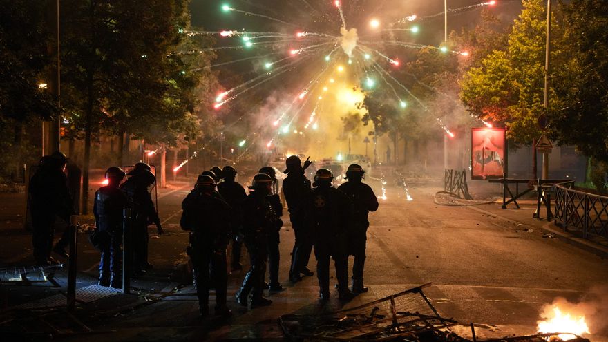 Los disturbios se extienden por las 'banlieues' francesas tras la muerte de un adolescente a manos de la policía