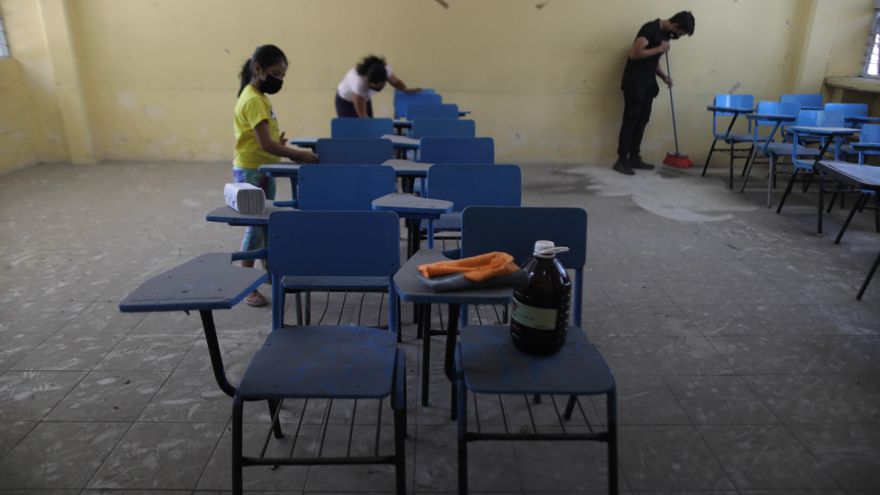 Ciudad de México alista contrarreloj las escuelas para el regreso a las aulas