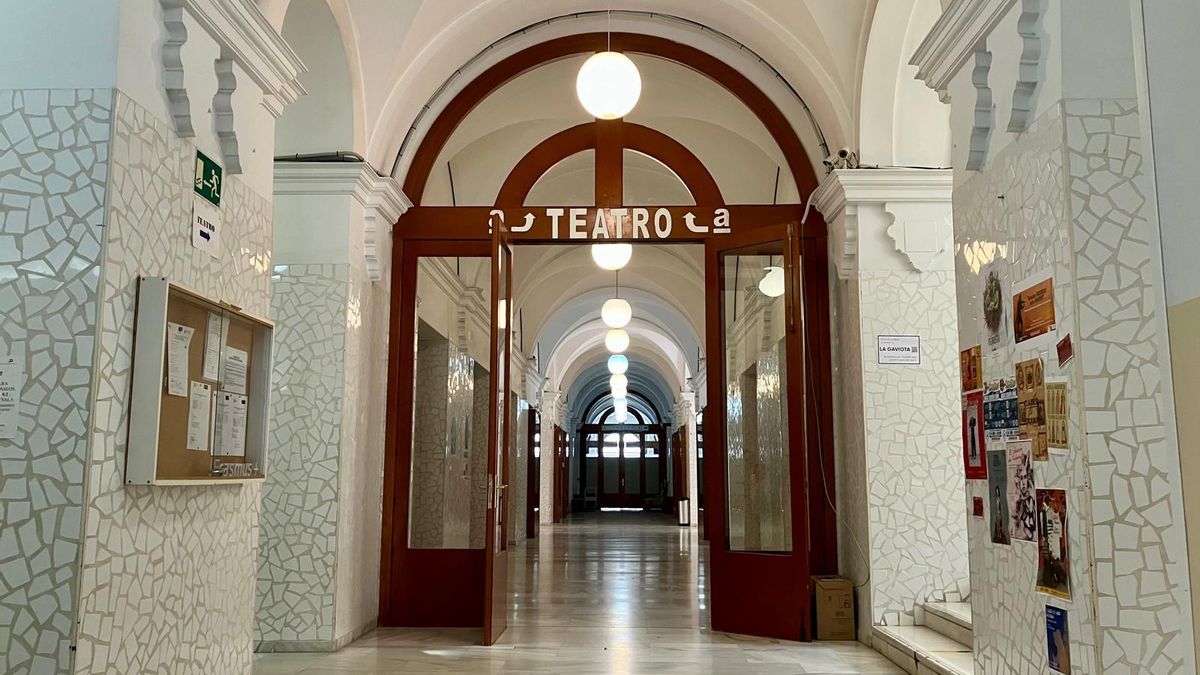 Entrada a la Escuela Superior de Arte Dramático de Murcia