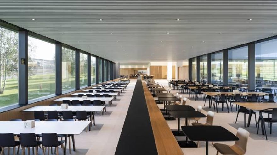 Uno de los comedores de Inditex en su sede de Arteixo. Imagen de Archivo.