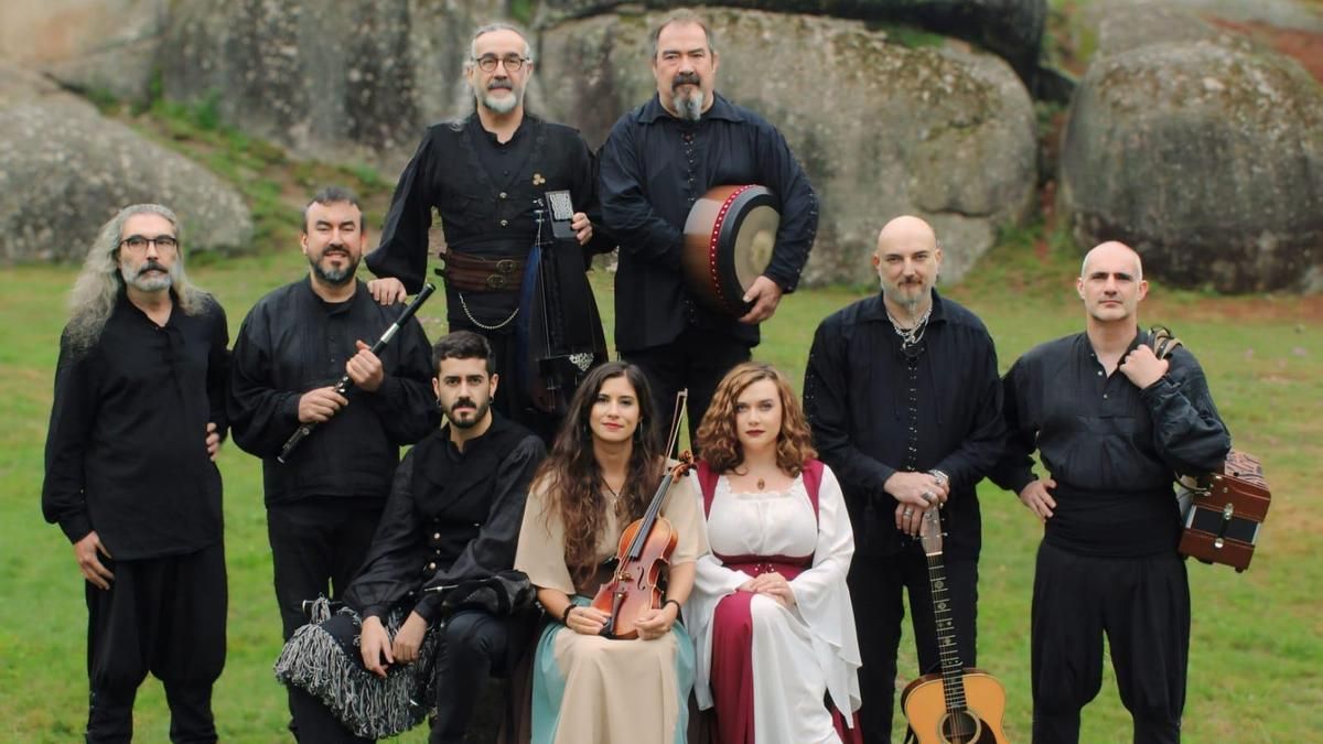 El festival Caminos de música lleva los sonidos de raíz al Castillo Viejo de Ponferrada
