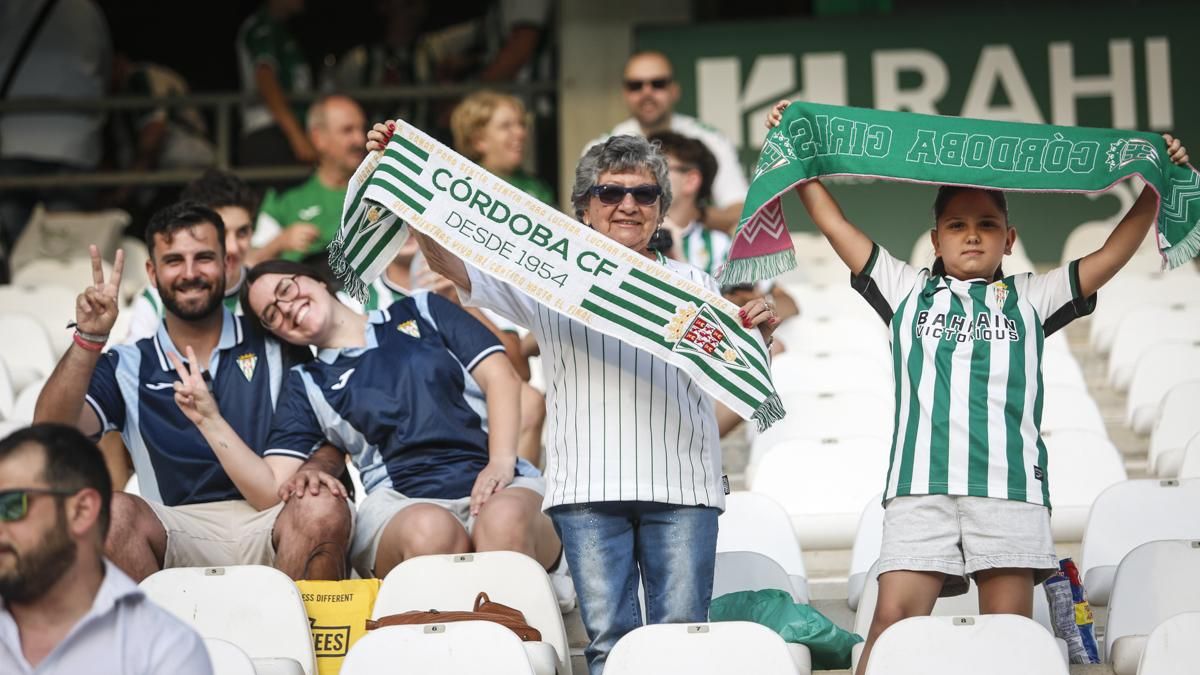 Grada Blanquiverde del Córdoba CF - SD Huesca