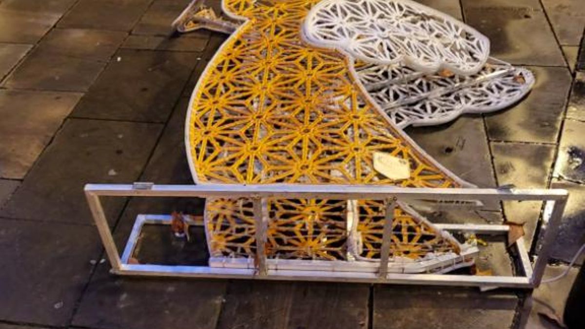 La iluminación navideña de Logroño en punto de mira: angelitos vandalizados, zonas sin iluminar y luces fundidas