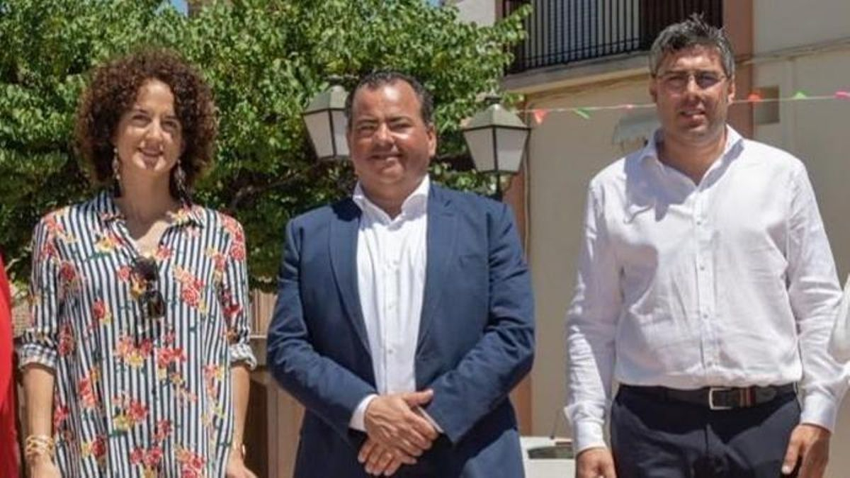 El ayuntamiento valenciano de El Palomar compra por 41.000 euros una parcela a las hermanas del alcalde para construir una residencia