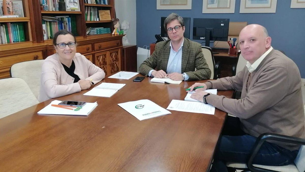 CSIF entrega a la Junta un informe sobre las "deficiencias" que presentan 84 colegios en Córdoba y provincia
