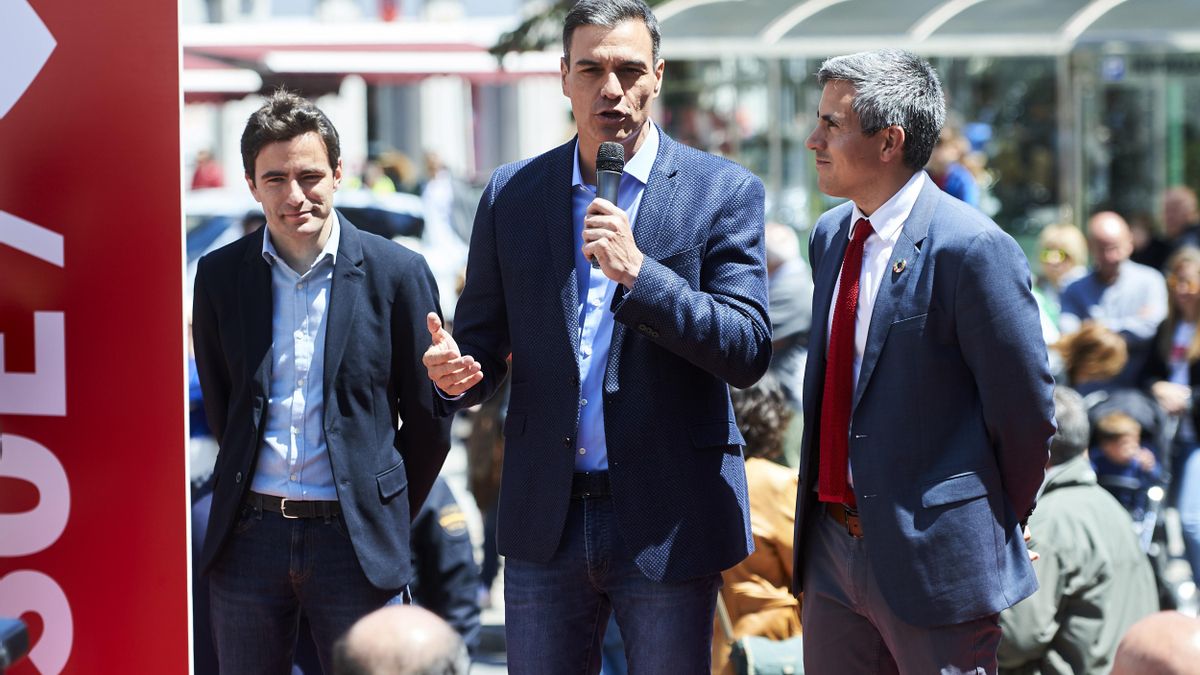 Pedro Casares, Pedro Sánchez y  Pablo Zuloaga en una imagen de archivo.