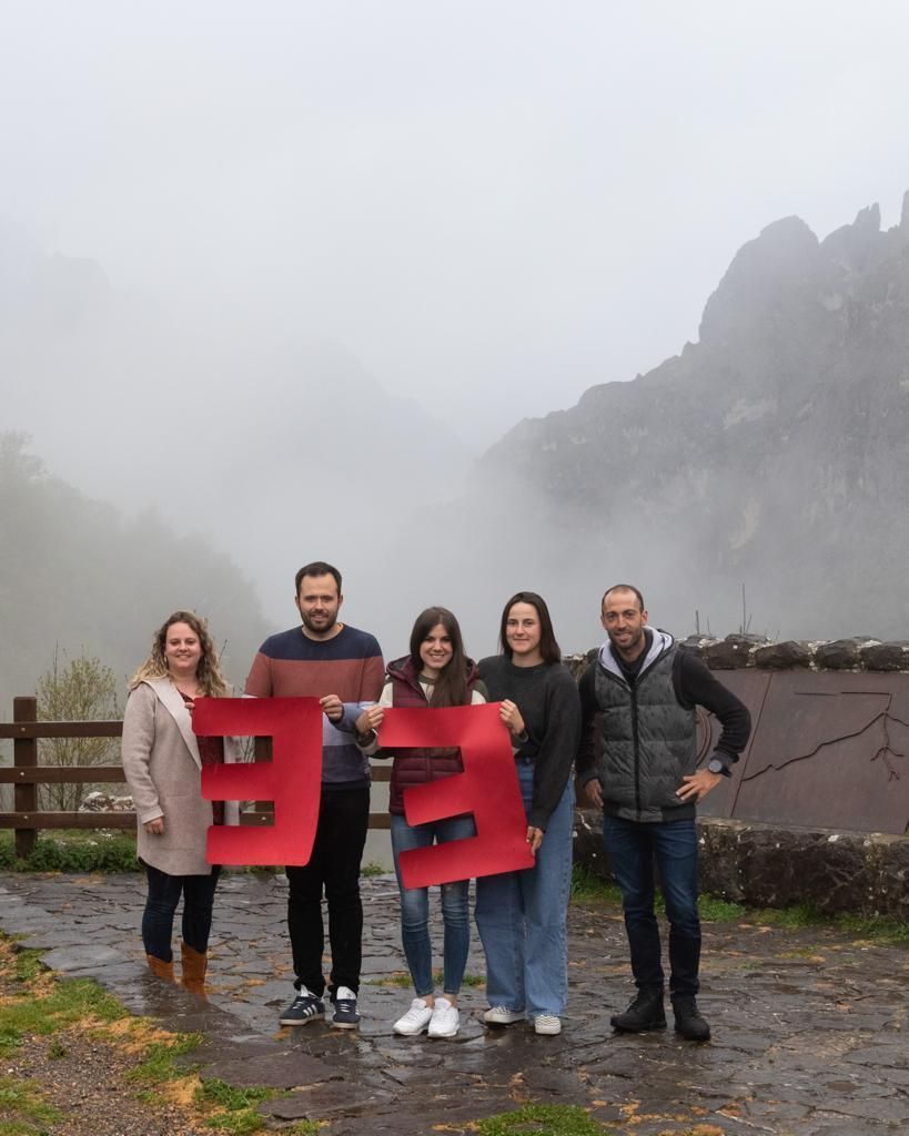La candidatura de España Vaciada en Posada de Valdeón, encabezada por Sandra Gonzalo.