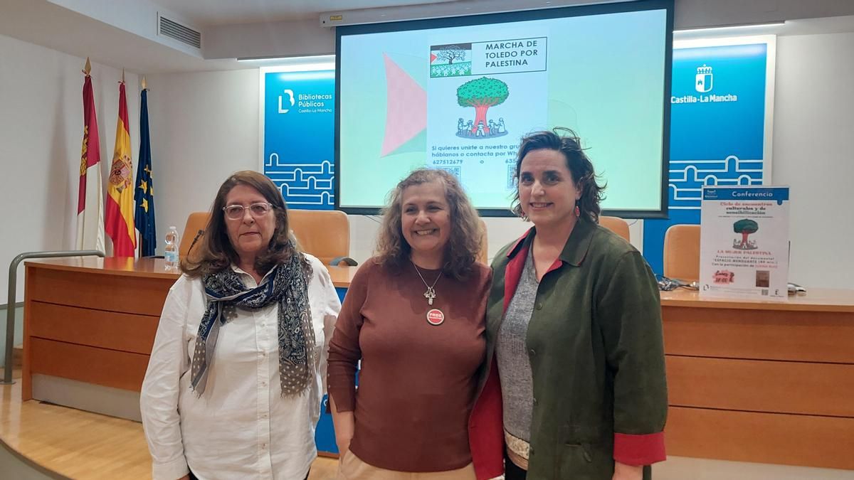 Juana Ruiz Sánchez (centro), durante un acto en Toledo