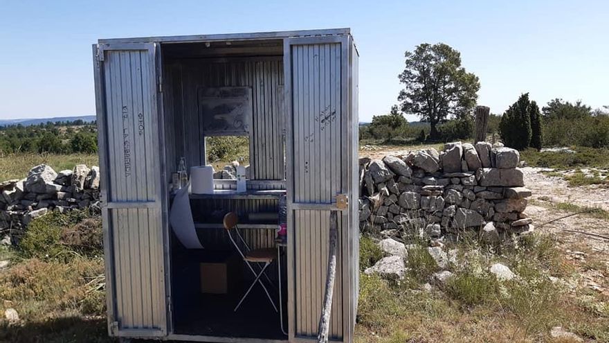 Puesto Fijo de Vigilancia (PFV) de Bramaderas, en Mosqueruela (Gúdar-Javalambre). La caseta ha sido cedida por el Ayuntamiento para el material.