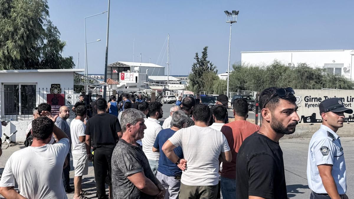 Al menos siete muertos en el naufragio de un barco con 267 personas a bordo frente a la costa del norte de Chipre