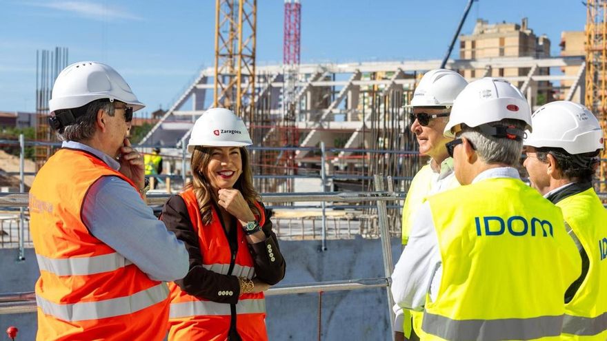 Sin nueva Romareda hasta 2028: la alcaldesa de Zaragoza reconoce que la inauguración del estadio se retrasa