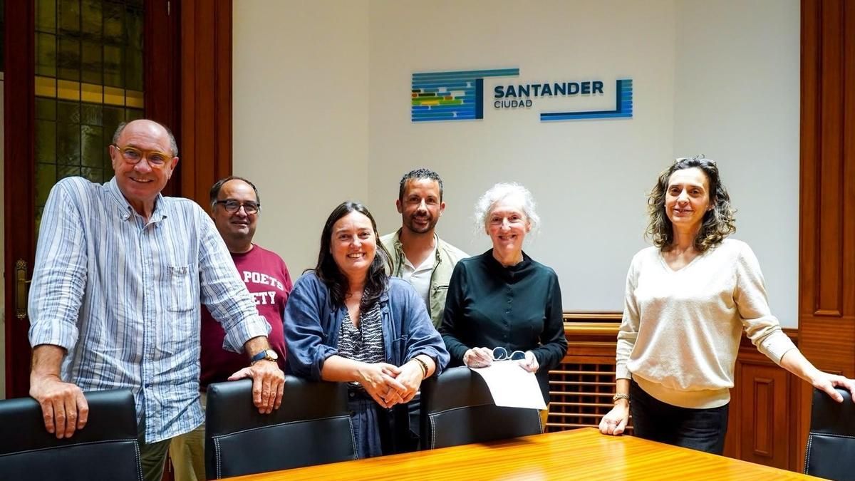 La poeta granadina Nieves Chillón gana el Premio Internacional de Poesía Alegría de Santander