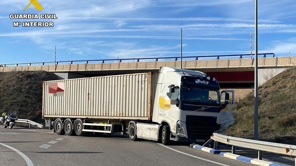 Investigan a un conductor de camión en Teruel por circular bajo los efectos de las drogas tras provocar varios siniestros