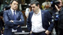 El Gobierno griego llama a la calma frente a las críticas de la oposición: "Los cajeros tendrán efectivo"