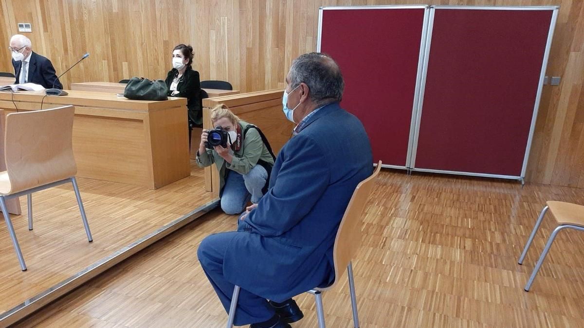 El exalcalde de Muras, Isaam Algnam Azzam, durante el juicio