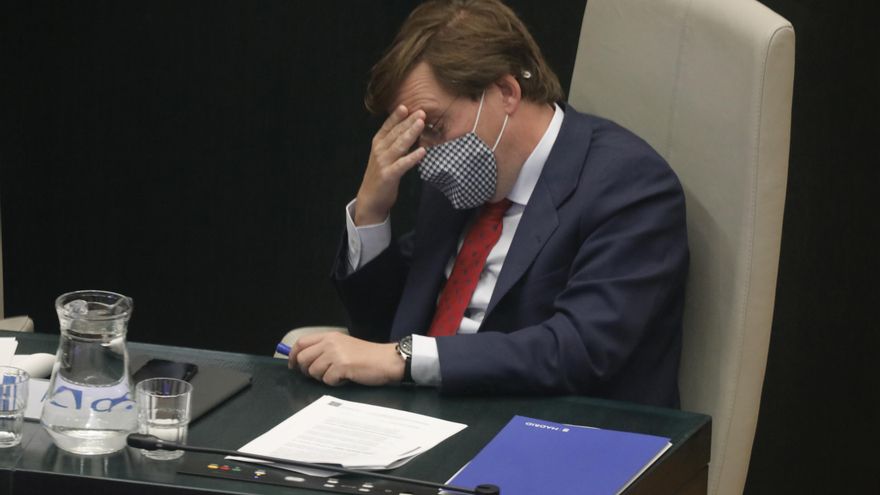 Almeida en el pleno del Ayuntamiento del 26 de octubre.