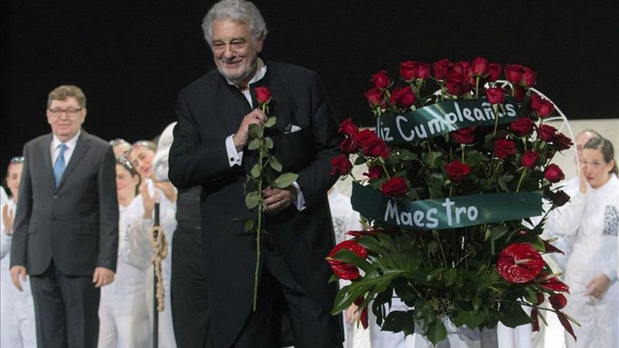 Plácido Domingo cumple "tres veces 25 años" dirigiendo una ópera en Les Arts