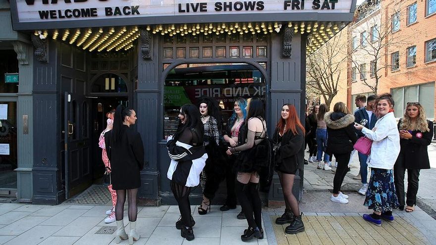 Reino Unido comenzará a vacunar a todos los mayores de 18 años este fin de semana