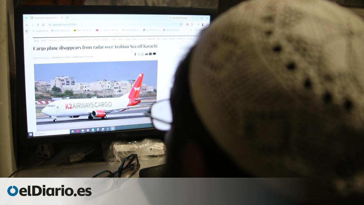 Pakistán confirma que un avión que había desaparecido con cinco tripulantes a bordo se ha estrellado en el mar Arábigo