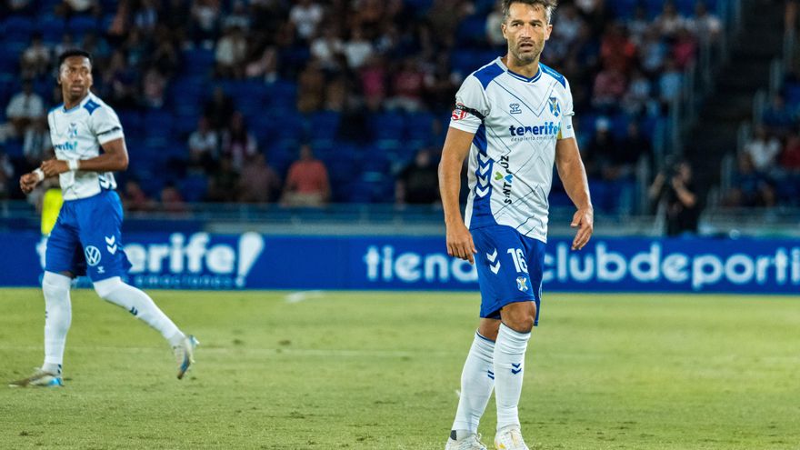 El capitán Aitor Sanz, baja ante el Celta Fortuna