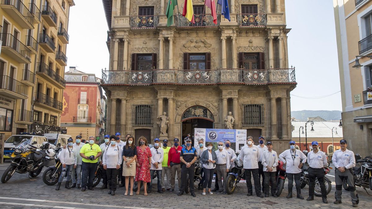 Recepción Moto for peace en el Ayuntamiento de Pamplona.