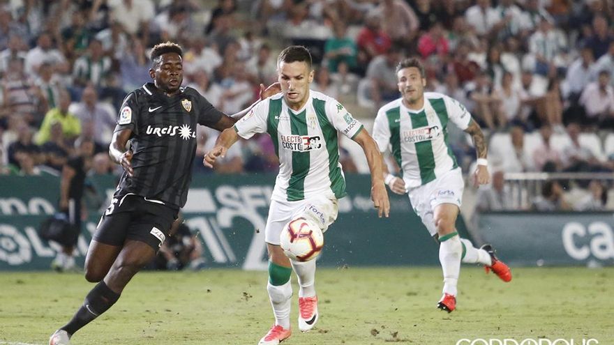 El Córdoba CF- UD Almería: un pulso satisfactorio en El Arcángel