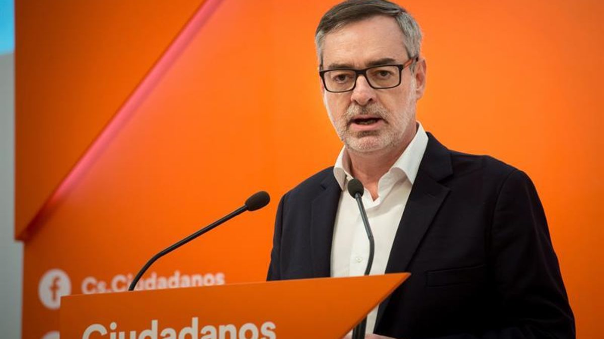 Villegas acusa a Puigdemont de arrastrar a los catalanes al ridículo