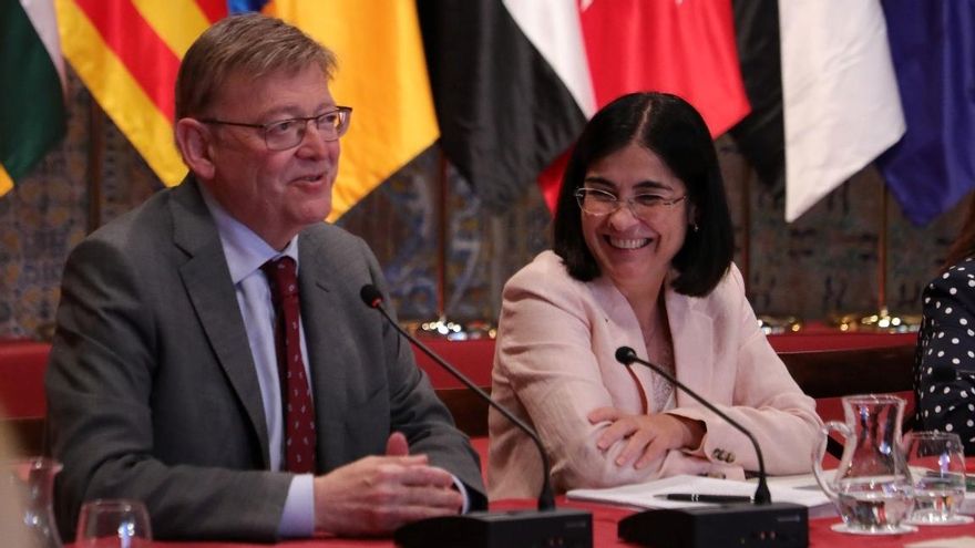La ministra de Sanidad, Carolina Darias, junto al president Ximo Puig en la Interterritorial celebrada este miércoles en València.