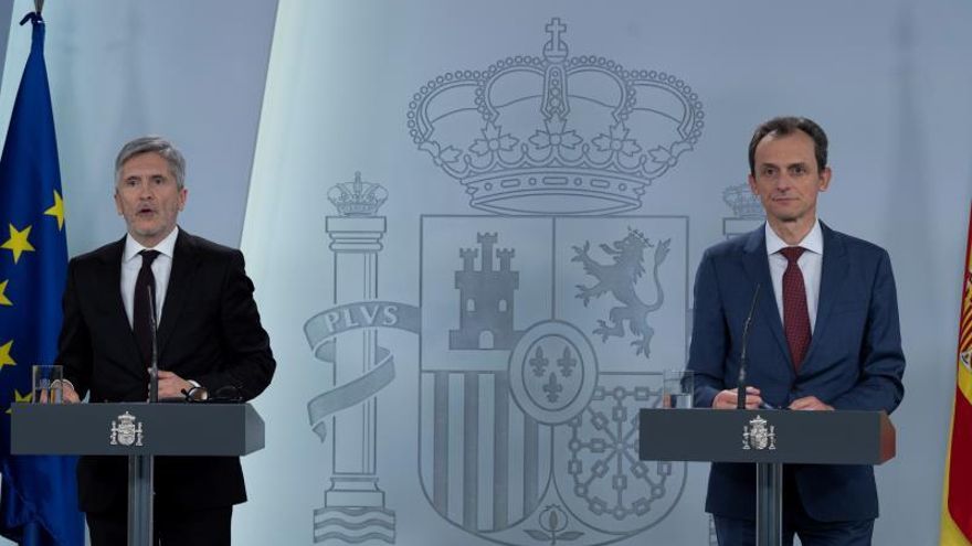 Los ministros Fernando Grande-Marlaska y Pedro Duque.