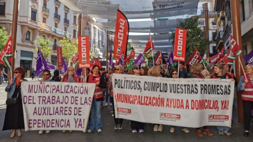 El PP de Sevilla impide una declaración en apoyo a las trabajadoras de ayuda a domicilio pero accede a reunirse con ellas
