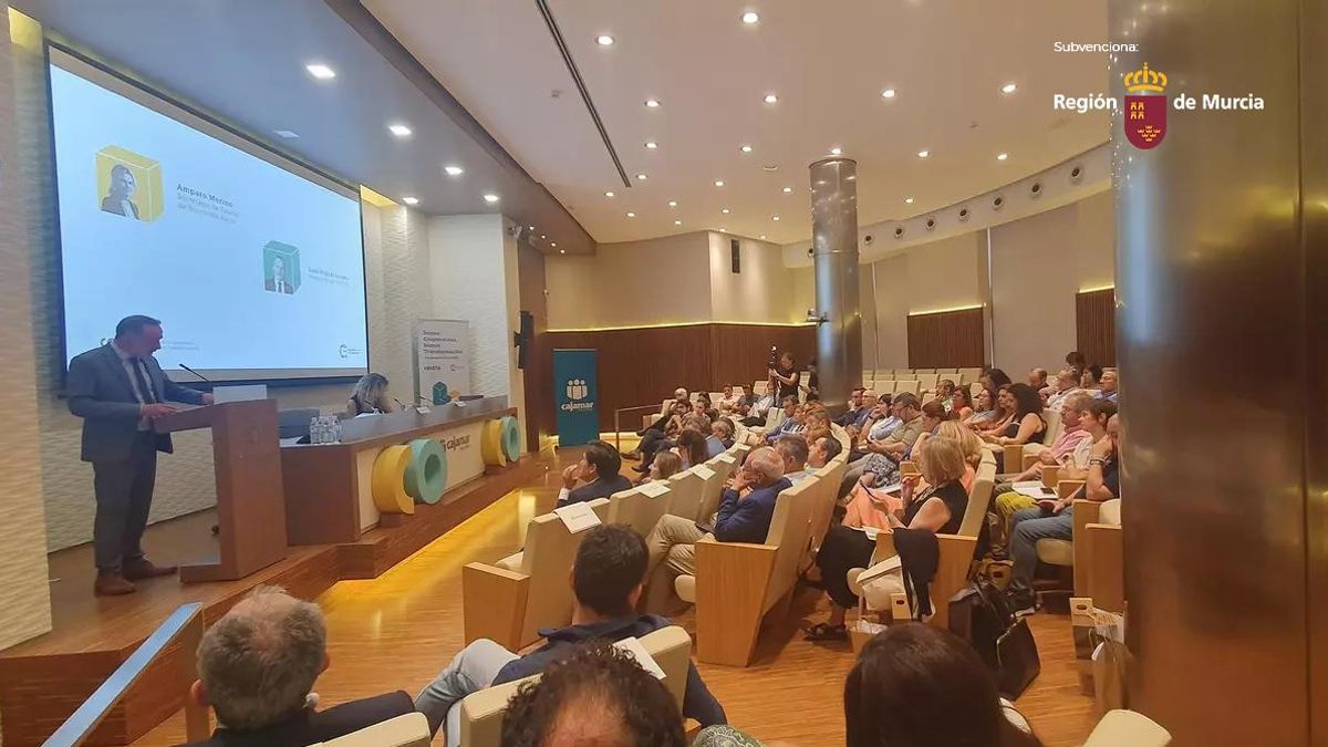 Juan Antonio Pedreño, presidente de CEPES y Ucomur, ha ejercido de anfitrión durante una asamblea que también coincide con el Año Internacional de las Cooperativas declarado por la ONU