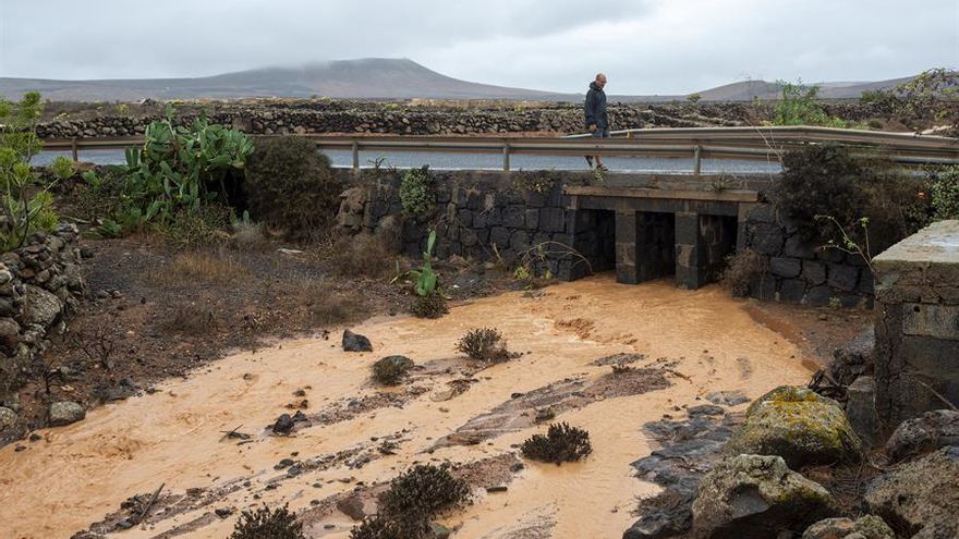 El ciclón Hermine se convierte en borrasca y dejará lluvias y posible aparato eléctrico en las próximas horas en Canarias