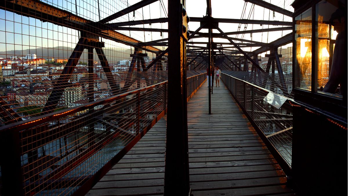 El Puente Colgante que conecta Getxo con Portugalete