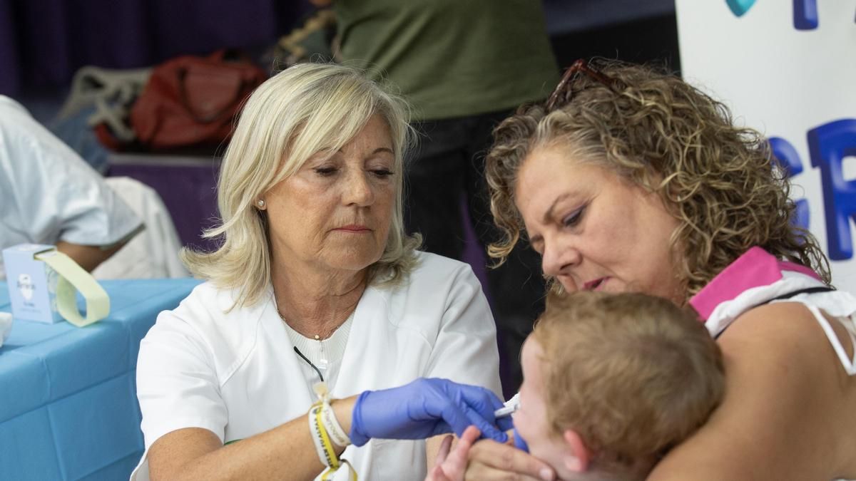 Extremadura vacunará por primera vez frente a la gripe en los colegios con un espray nasal sin pinchazos