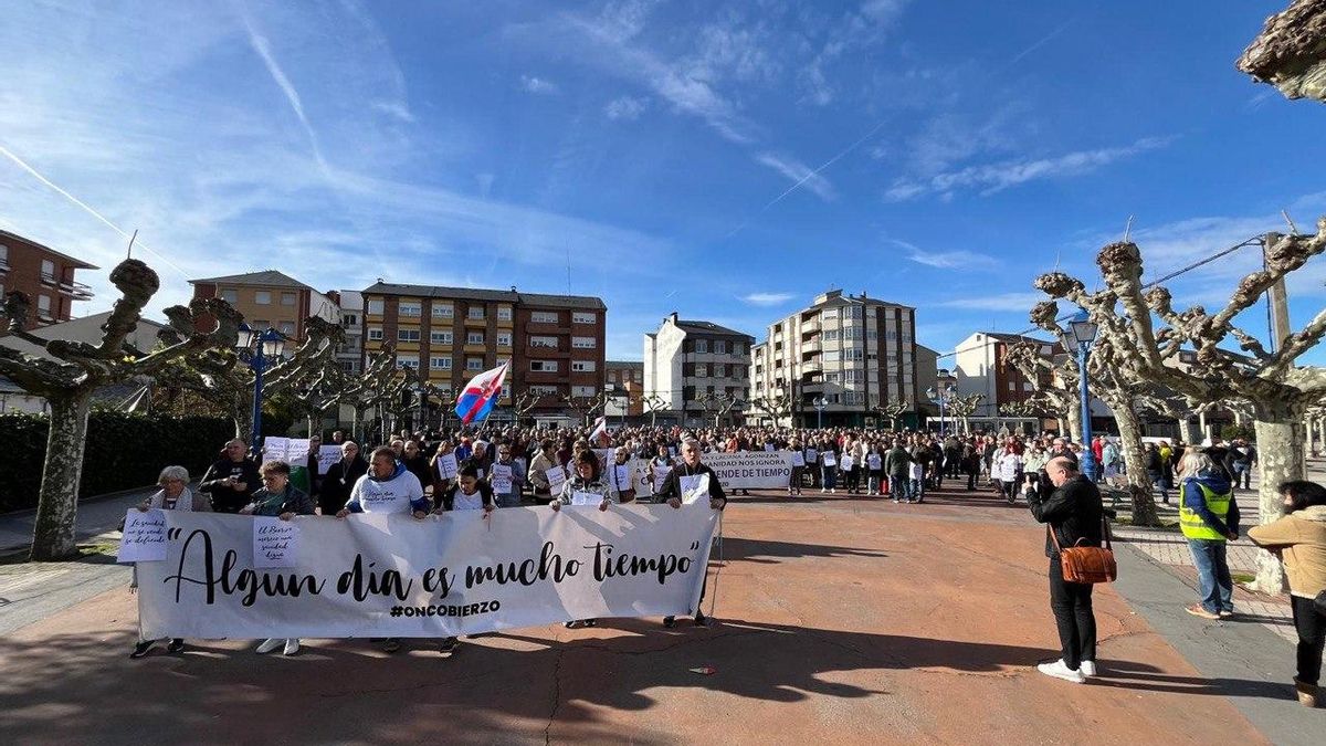 Más de 2.000 personas claman en Bembibre por una sanidad pública digna en El Bierzo