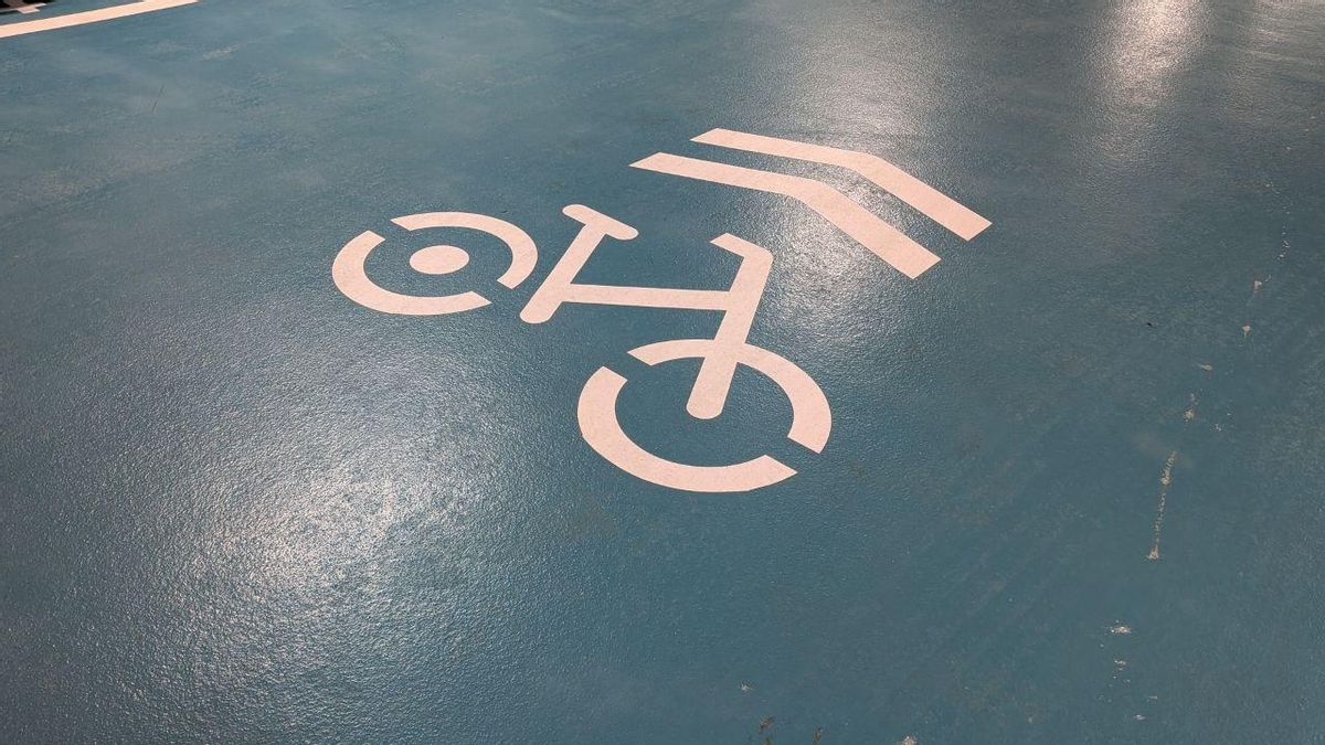 Una de las indicaciones para la salida de las bicicletas en el aparcamiento de Plaza de España