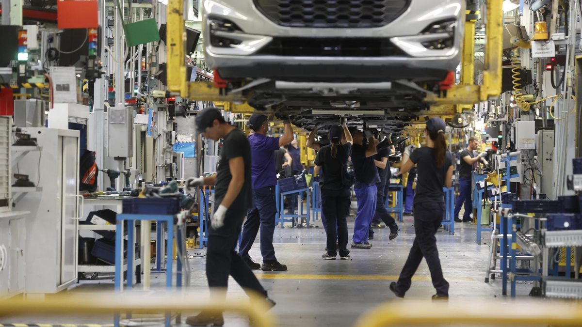 Ford despeja las dudas sobre su futuro en València: fabricará desde 2028 el nuevo SUV multienergía de la saga Bronco