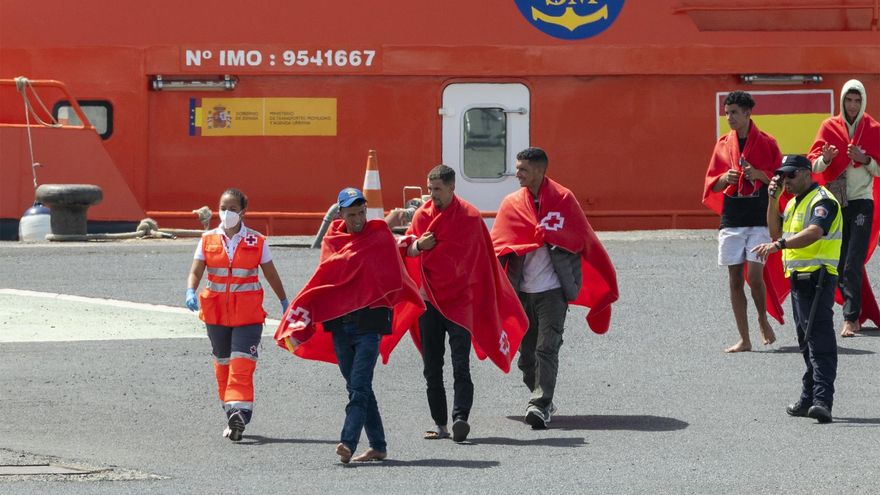 Los ocupantes de la primera patera ascienden a 47