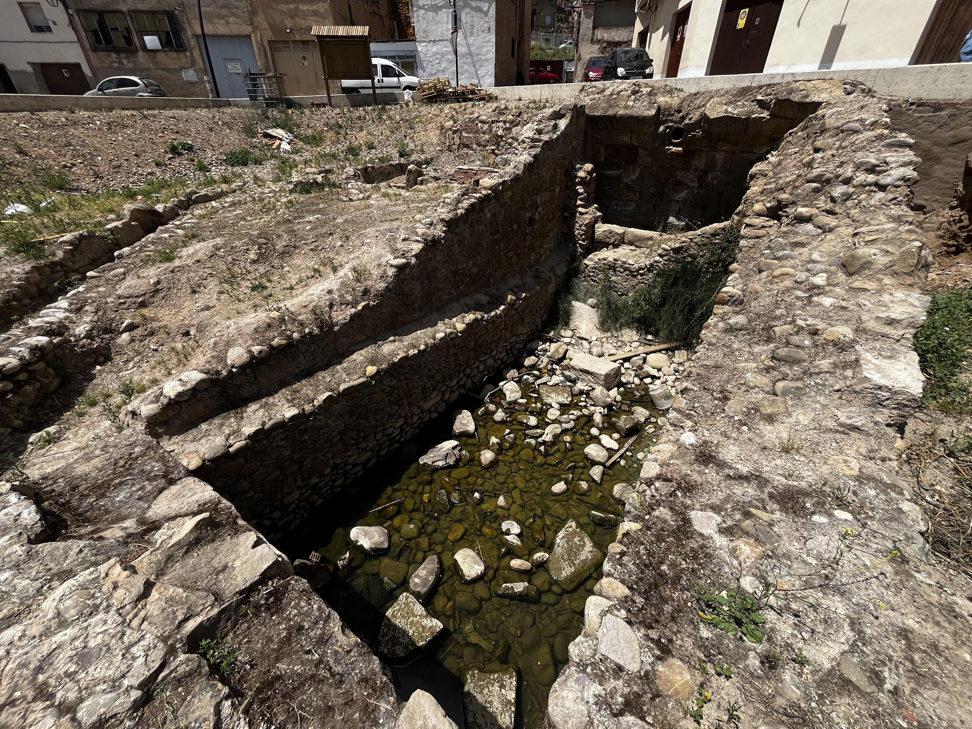 Restos arqueológicos del puente medieval de Calahorra
