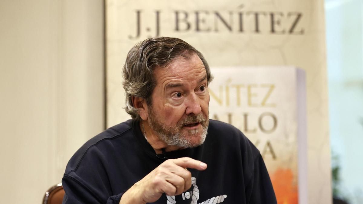 J.J. Benítez inicia una nueva etapa literaria con la editorial Almuzara